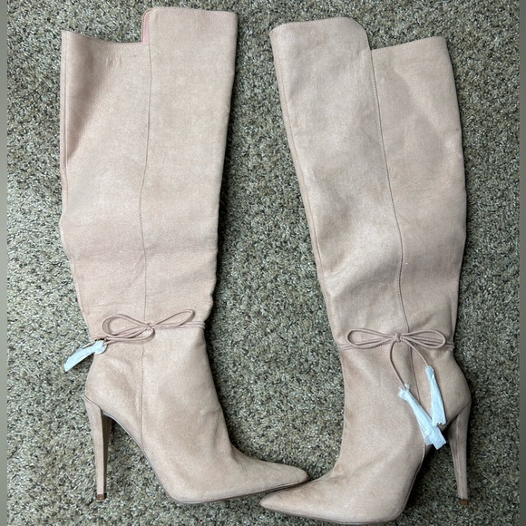 🟣two bundle Brand new women boots size9.5 black ones is a size9 - Picture 5 of 11